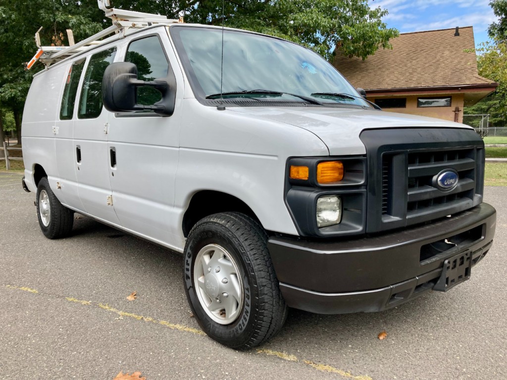 2011 Ford Econoline Image 23