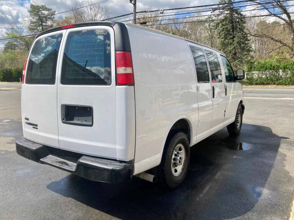 2011 Chevrolet Express Image 6