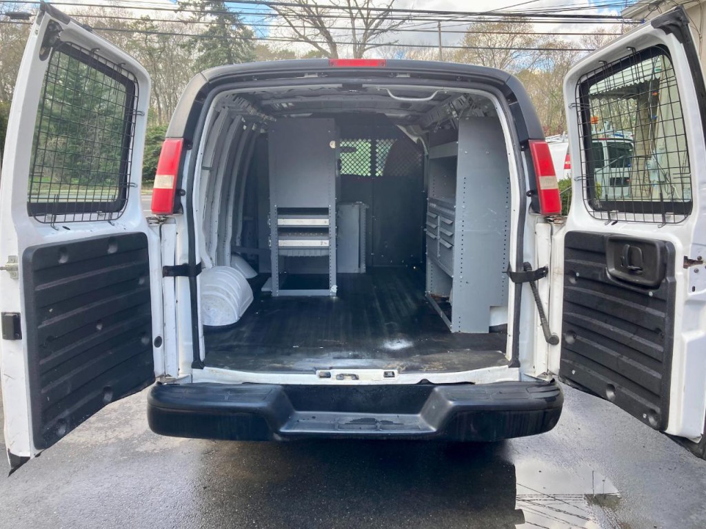 2011 Chevrolet Express Image 11