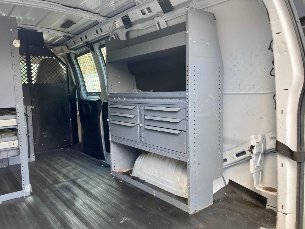 2011 Chevrolet Express Image 13