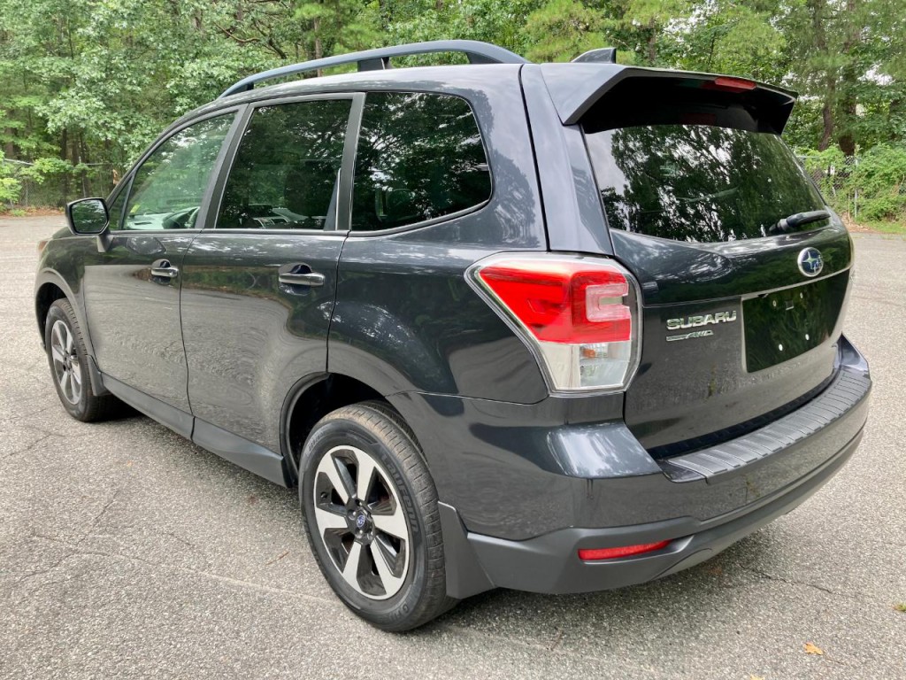 2017 Subaru Forester Image 5