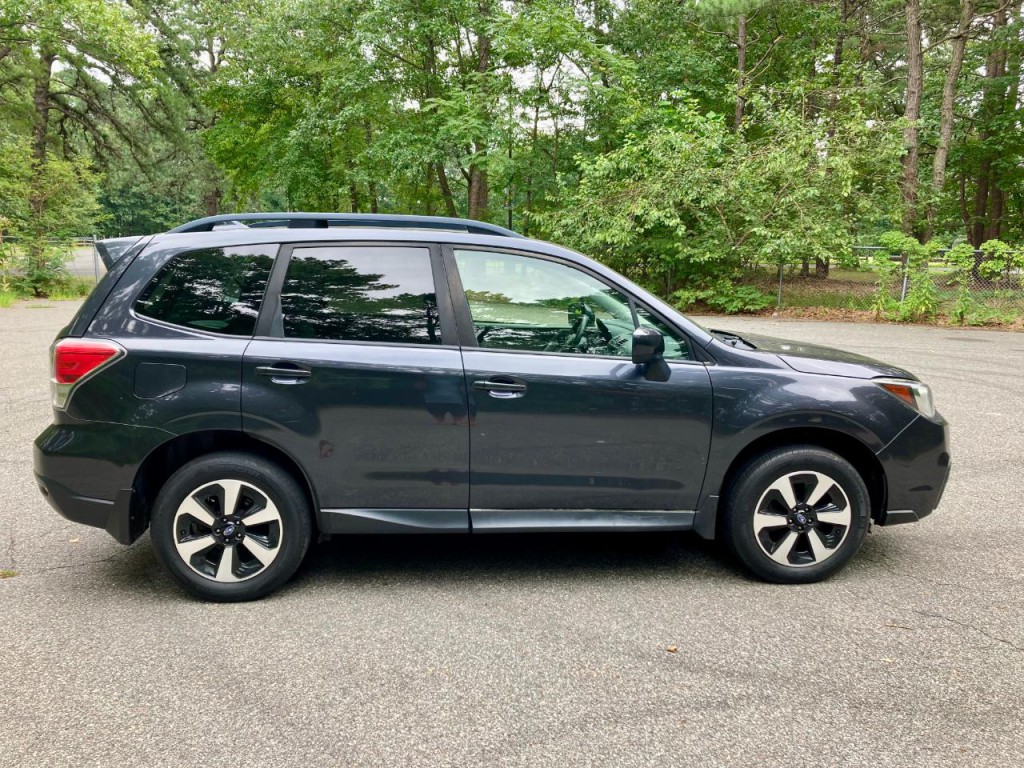 2017 Subaru Forester Image 7