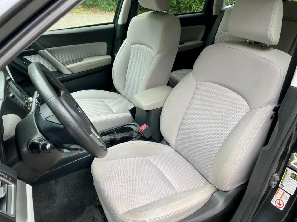 2017 Subaru Forester Image 11