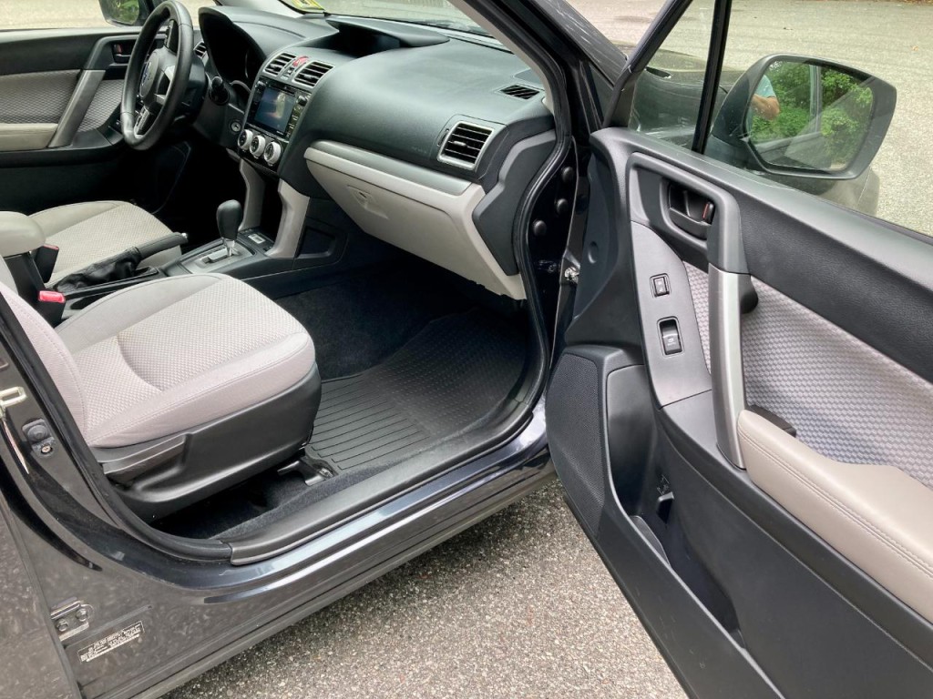 2017 Subaru Forester Image 28