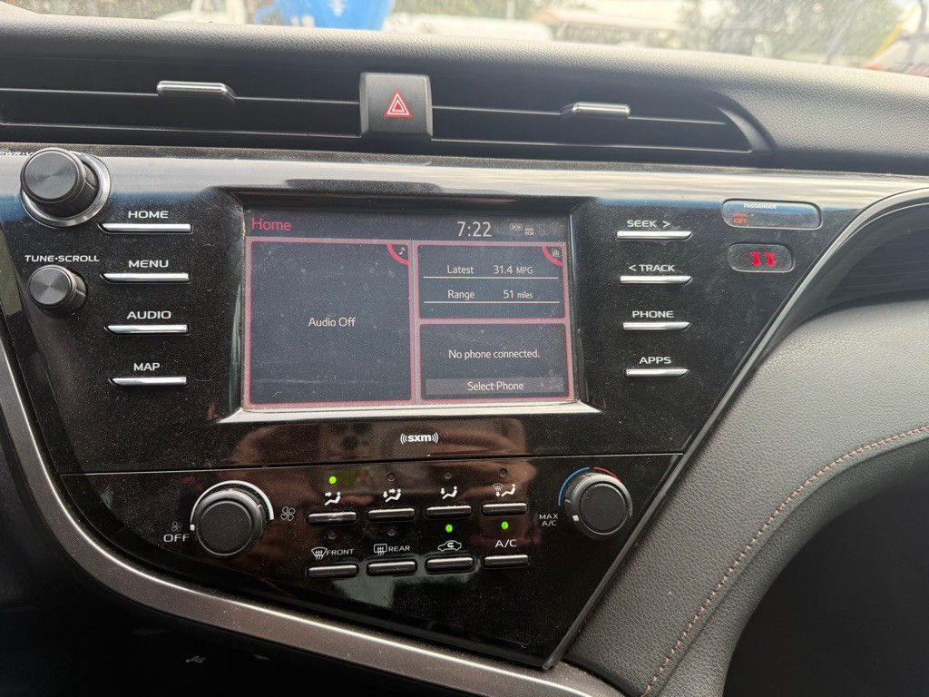 2020 Toyota Camry Image 6