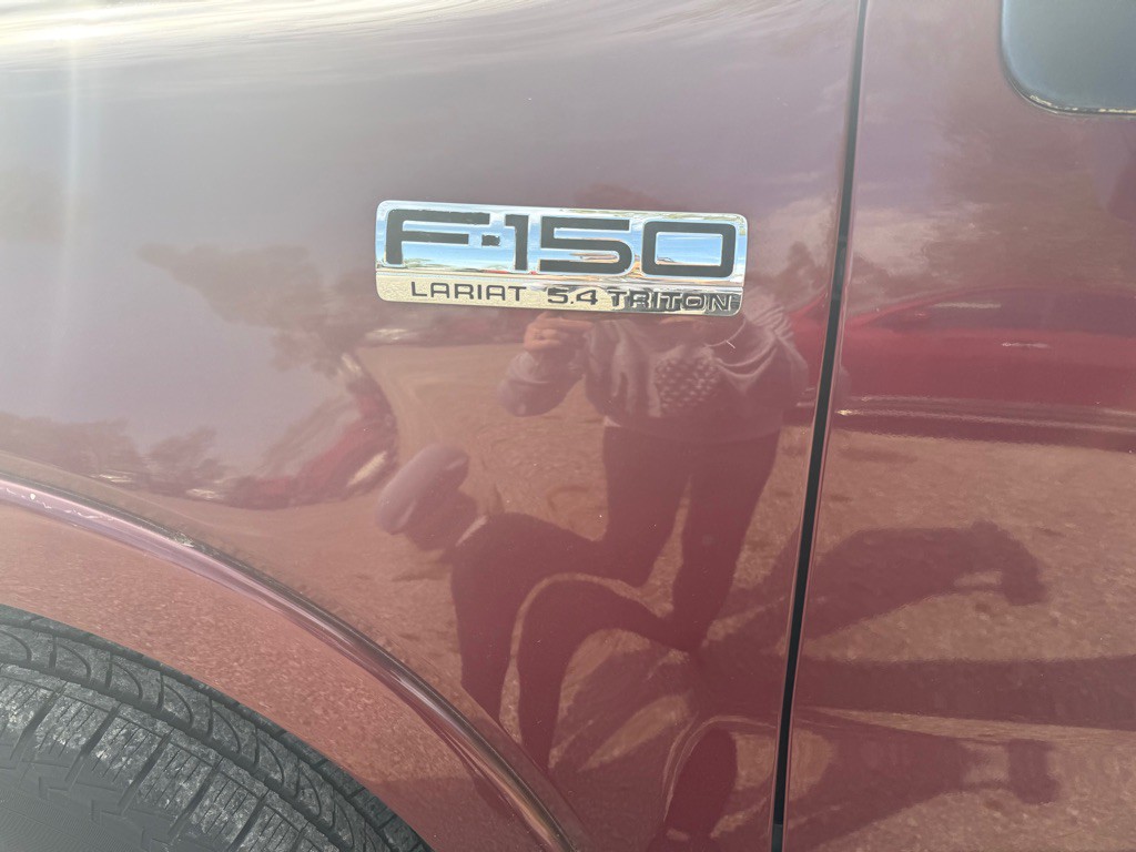 2004 Ford F-150 Image 2