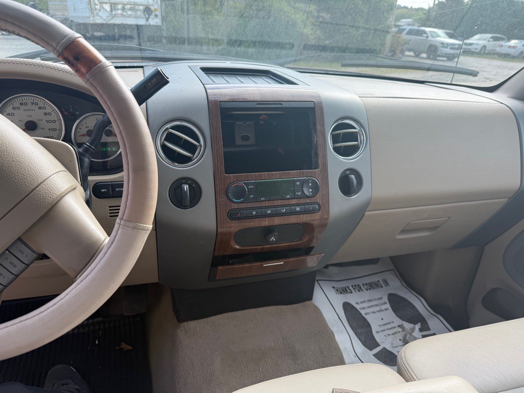 2004 Ford F-150 Image 6