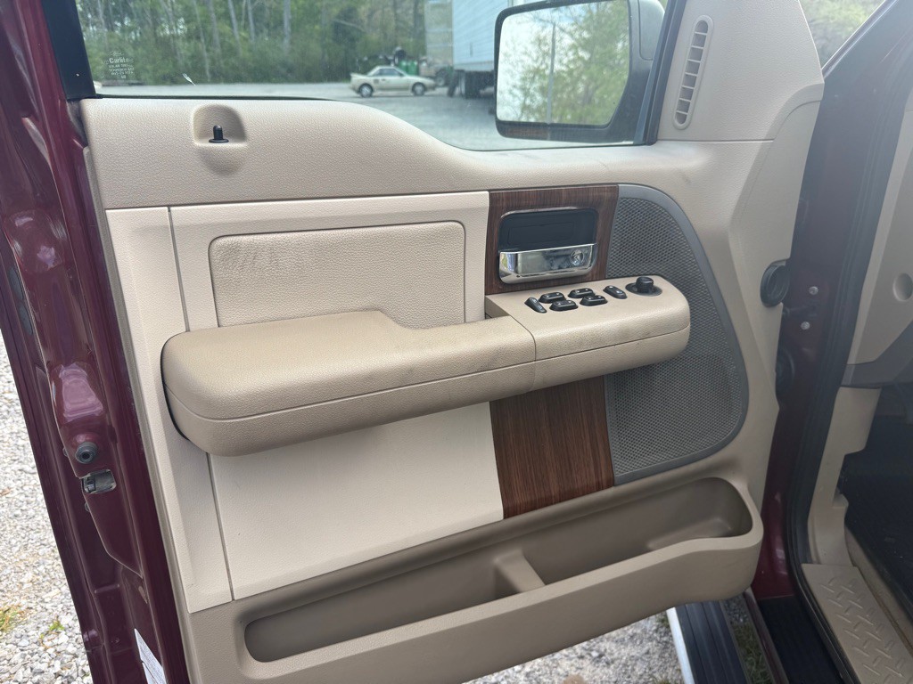 2004 Ford F-150 Image 9