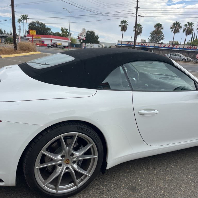 2018 Porsche 911 Image 2