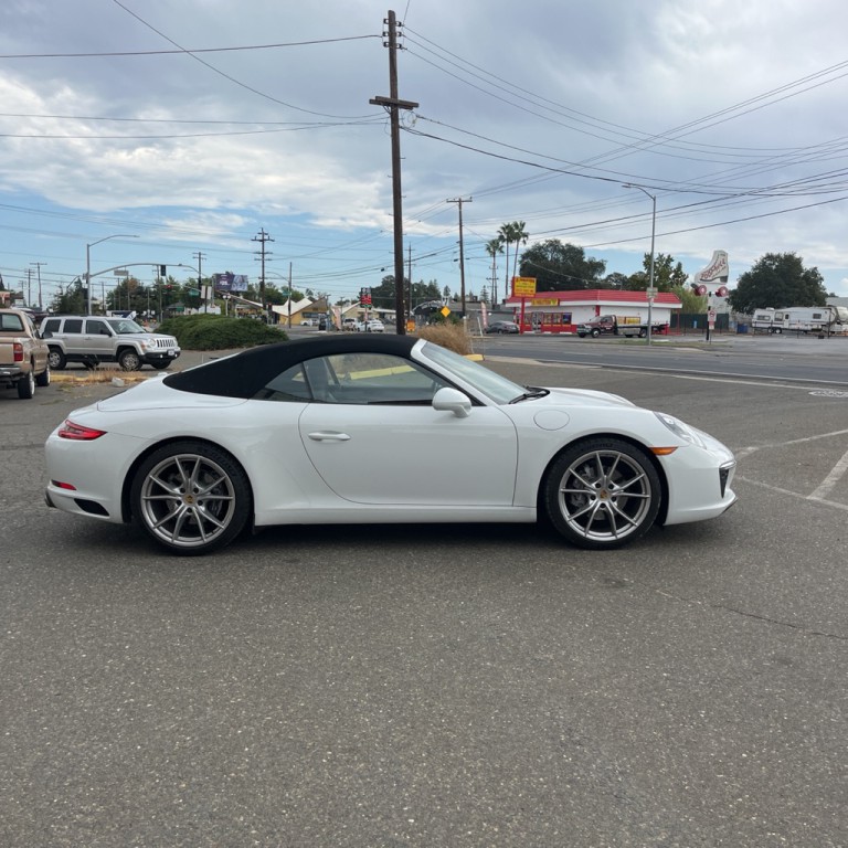 2018 Porsche 911 Image 3