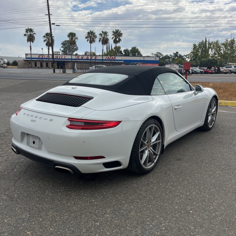 2018 Porsche 911 Image 14