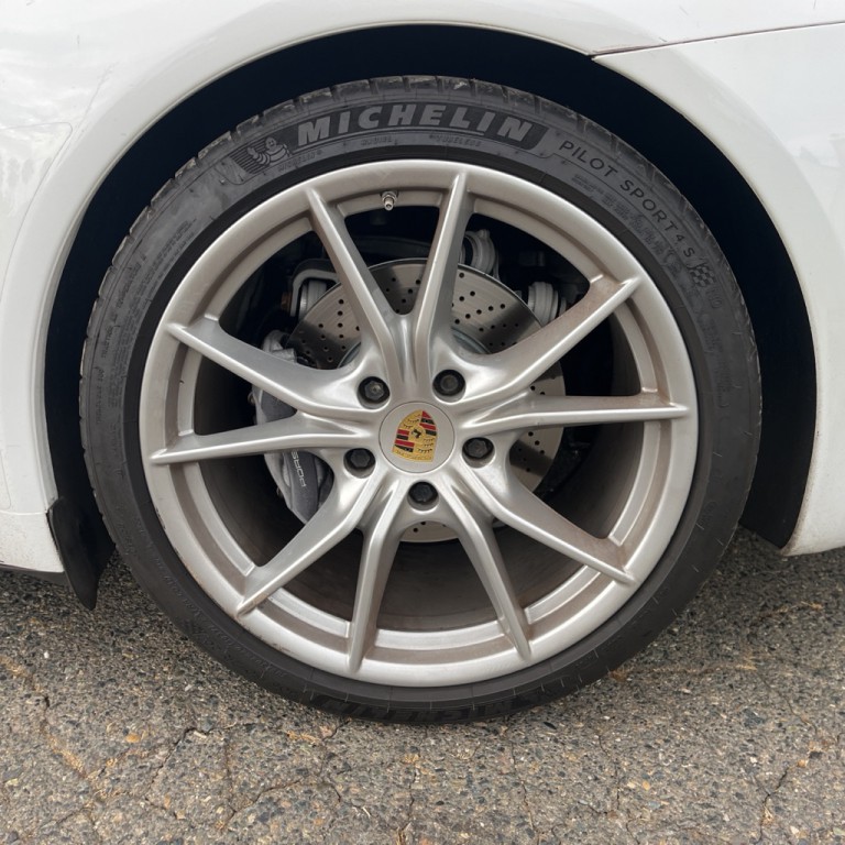 2018 Porsche 911 Image 19