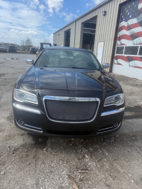 2012 Chrysler 300 Image 2