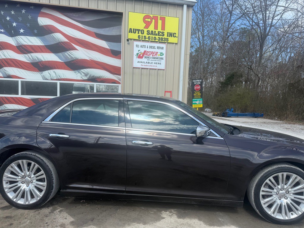 2012 Chrysler 300 Image 3