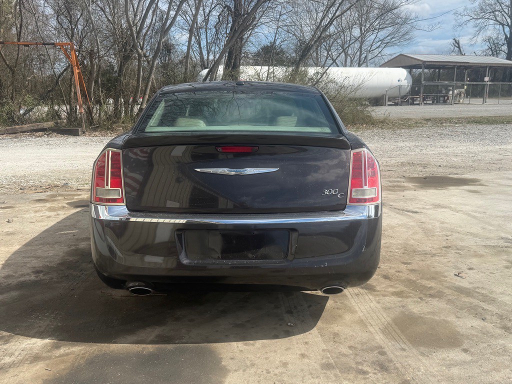 2012 Chrysler 300 Image 6