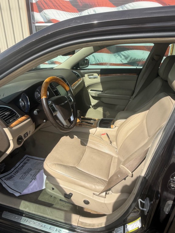 2012 Chrysler 300 Image 20