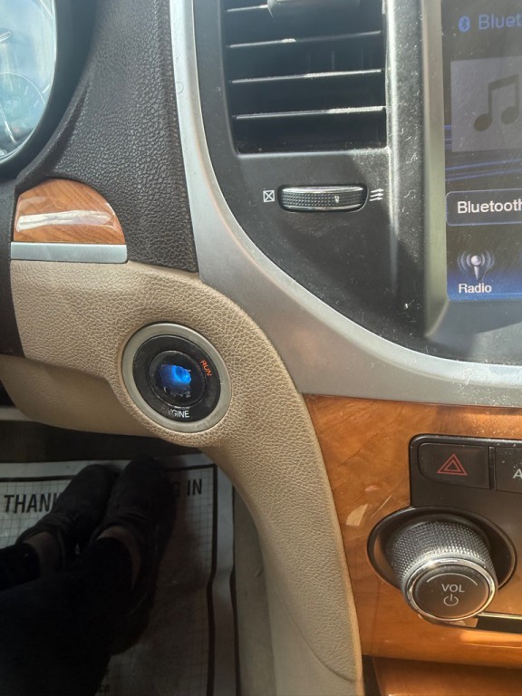 2012 Chrysler 300 Image 22