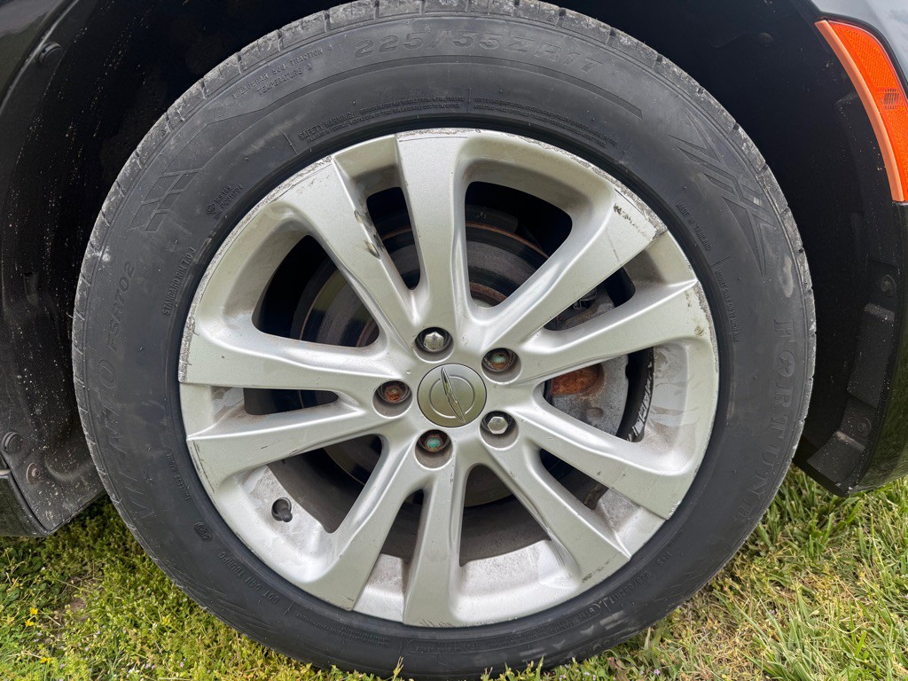 2016 Chrysler 200 Image 5