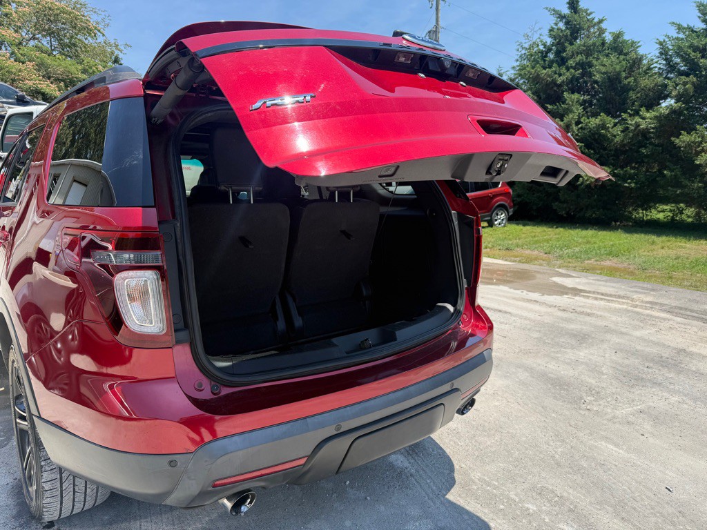 2015 Ford Explorer Image 17