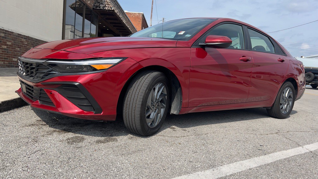 2024 Hyundai Elantra Image 3