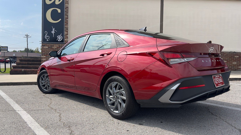 2024 Hyundai Elantra Image 6