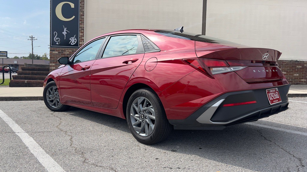 2024 Hyundai Elantra Image 8