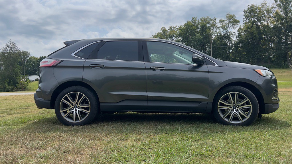 2020 Ford Edge Image 3