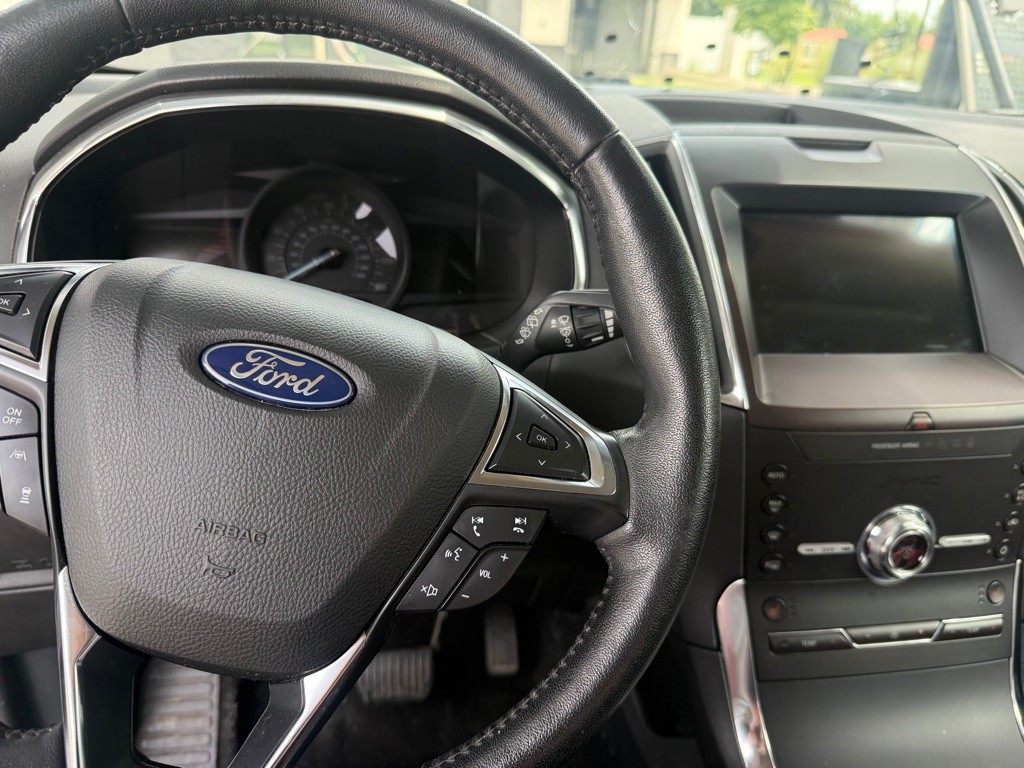 2020 Ford Edge Image 7
