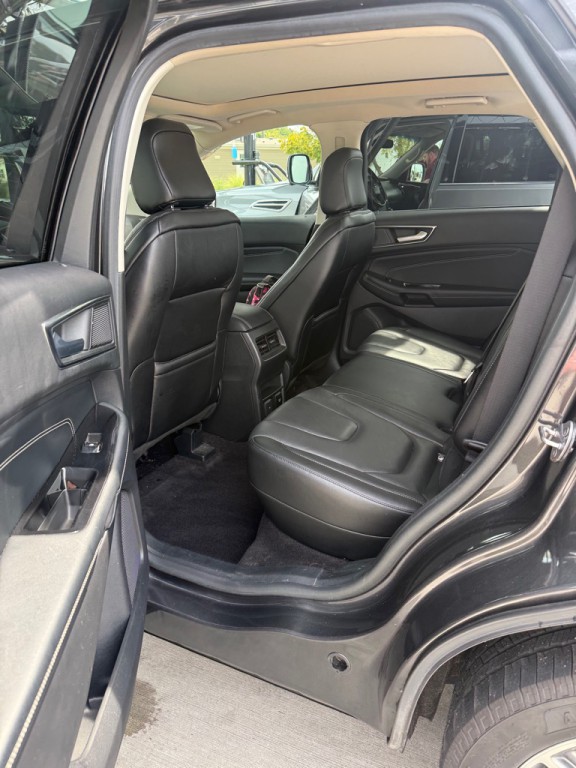 2020 Ford Edge Image 10