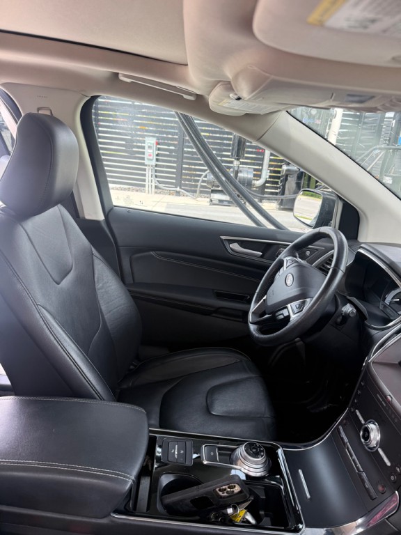 2020 Ford Edge Image 19