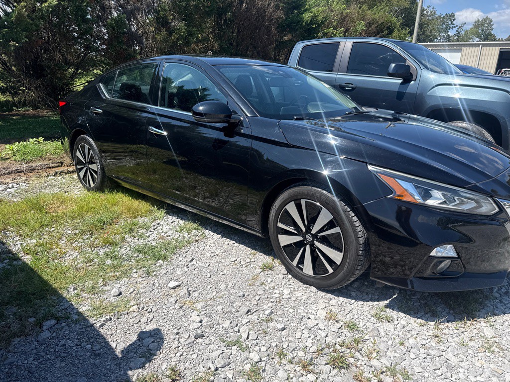 2019 Nissan Altima Image 1