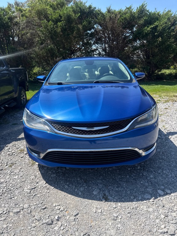 2015 Chrysler 200 Image 2