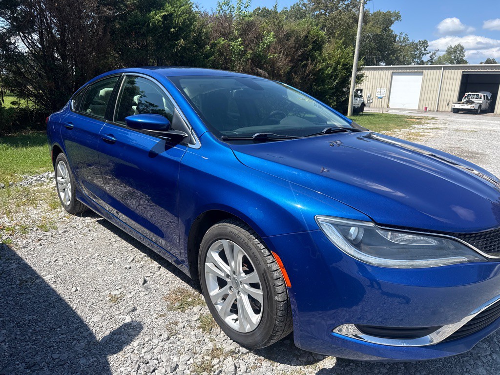 2015 Chrysler 200 Image 3