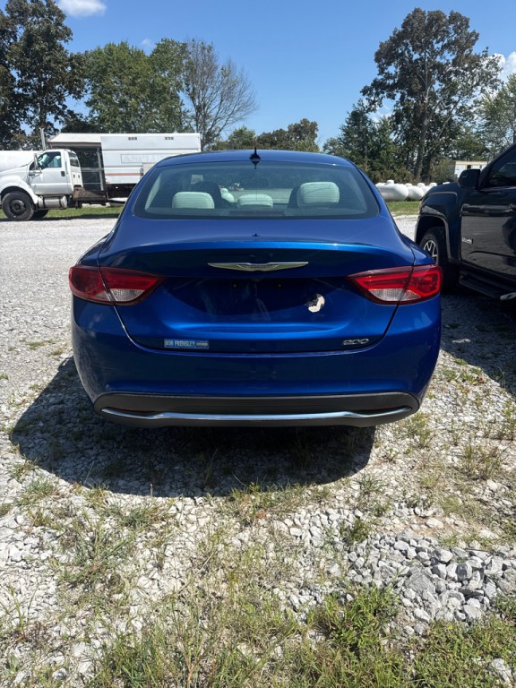 2015 Chrysler 200 Image 4