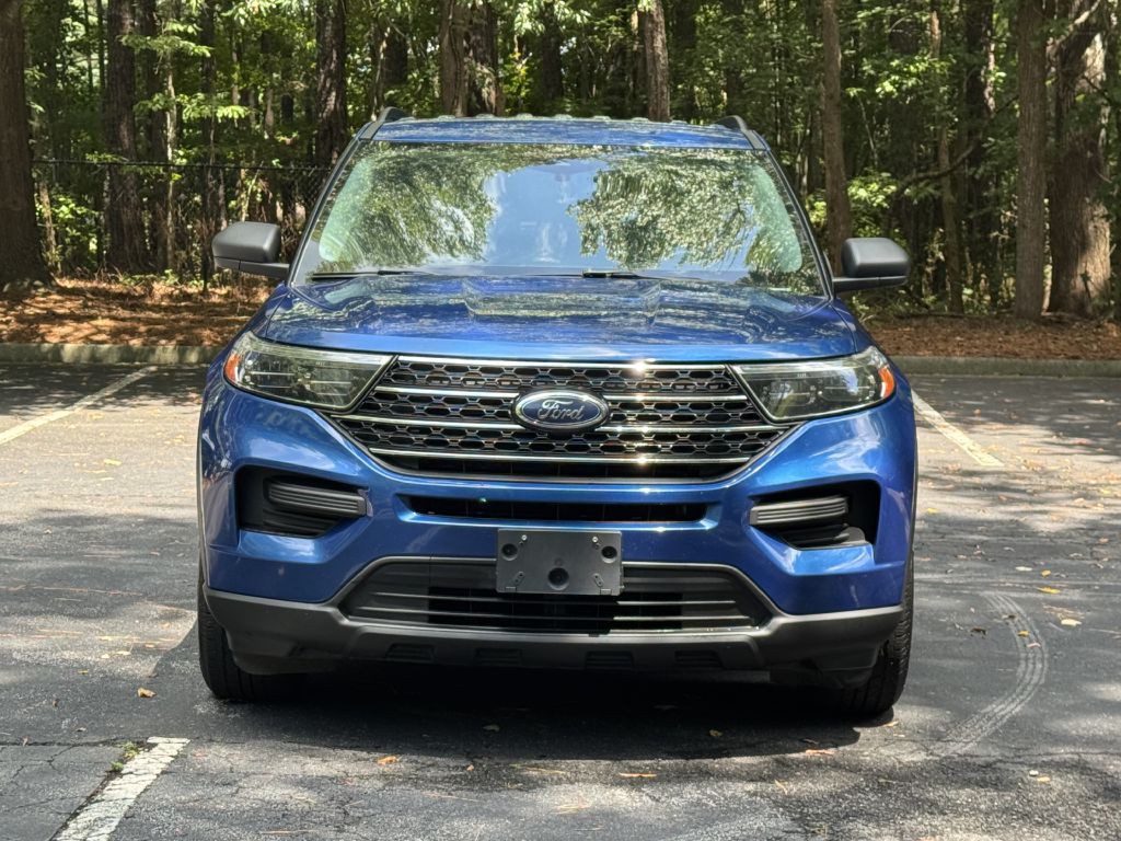 2022 Ford Explorer Image 2