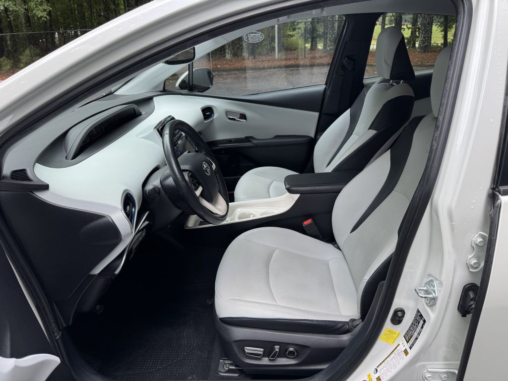 2017 Toyota Prius Image 7
