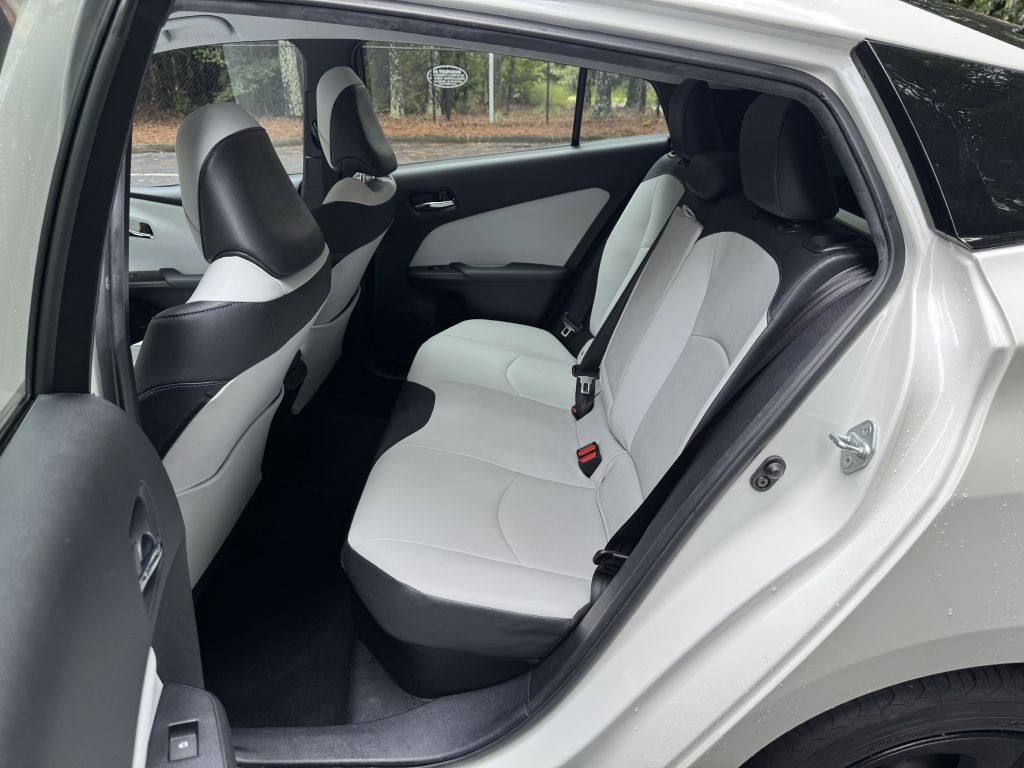 2017 Toyota Prius Image 8