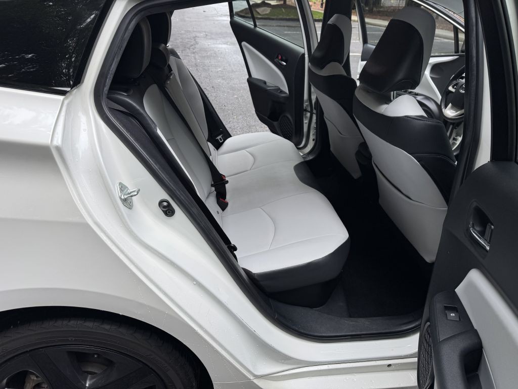 2017 Toyota Prius Image 9