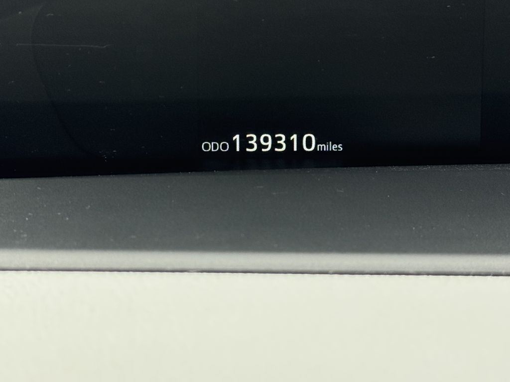 2017 Toyota Prius Image 16