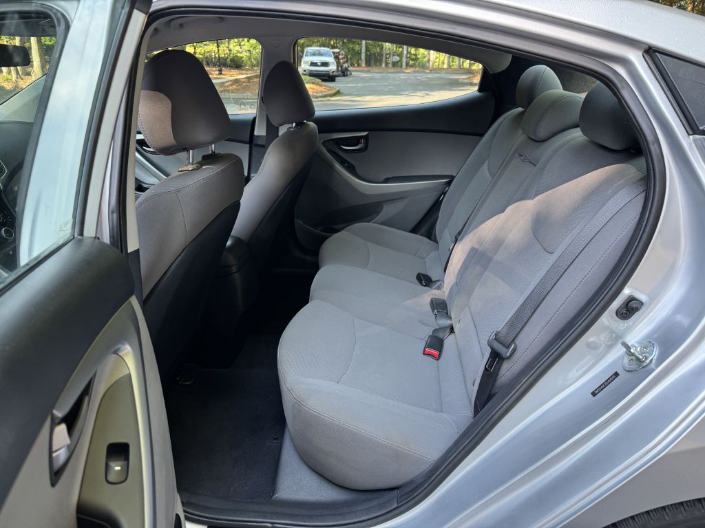 2014 Hyundai Elantra Image 8