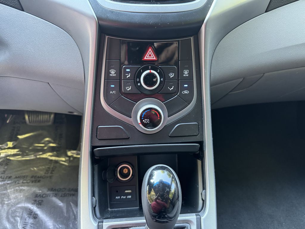2014 Hyundai Elantra Image 13