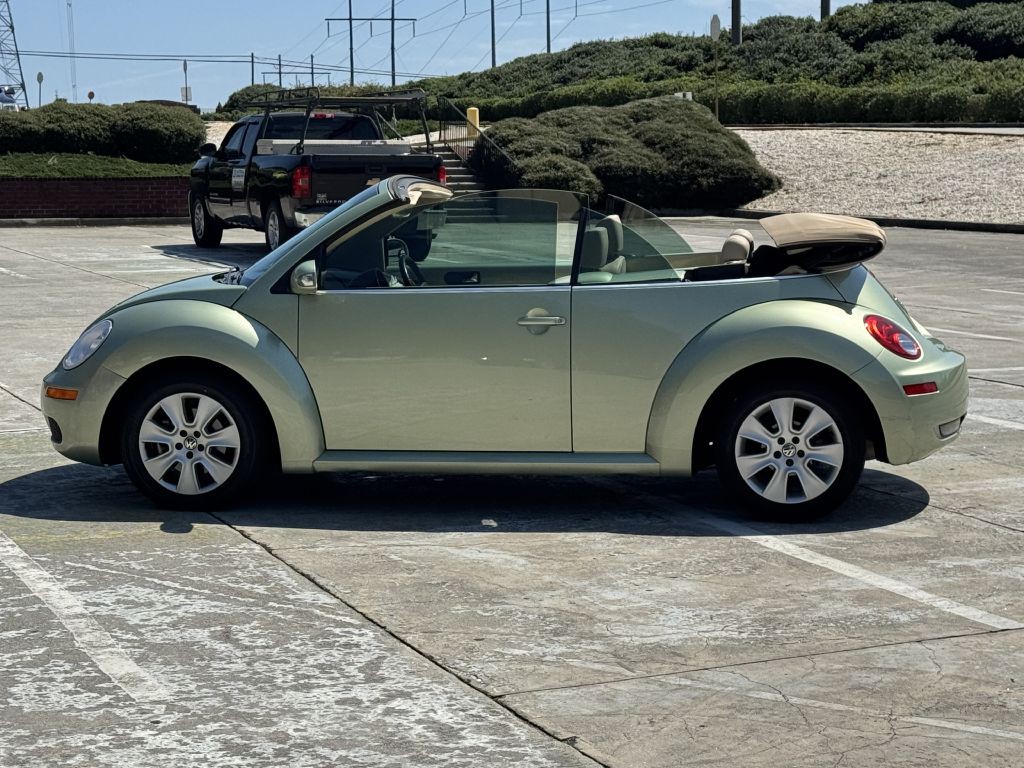 2009 Volkswagen Beetle Image 8