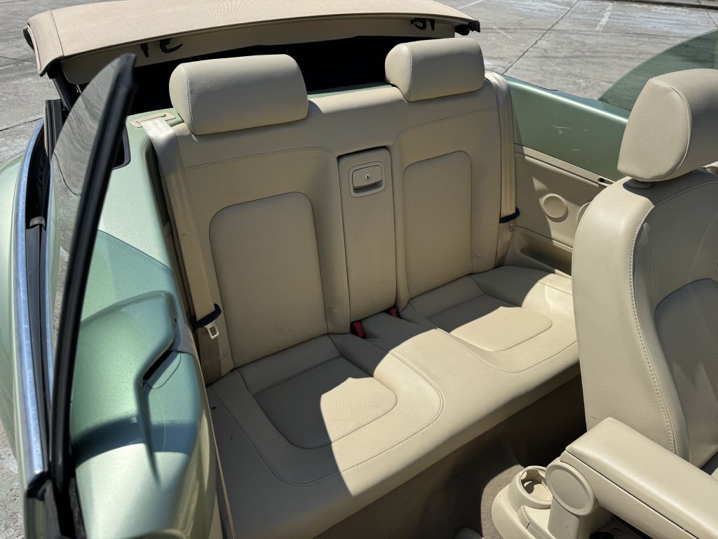 2009 Volkswagen Beetle Image 11