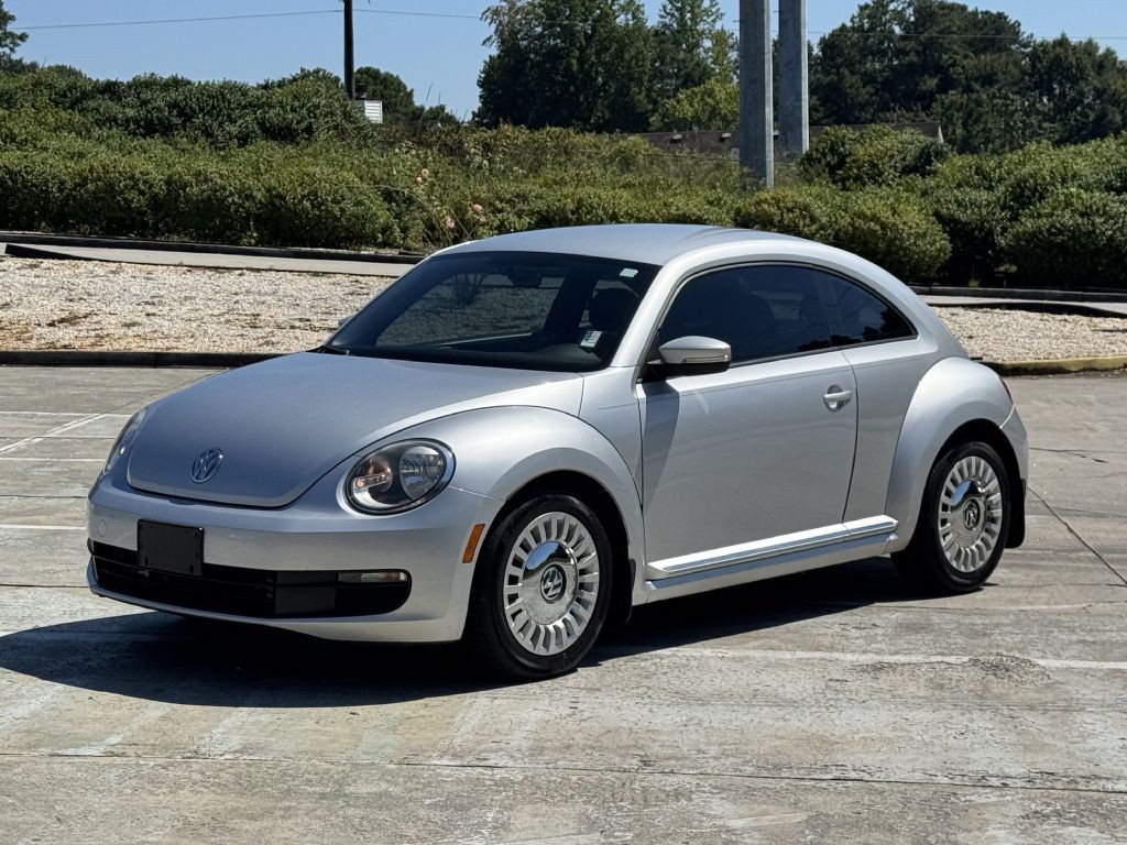 2015 Volkswagen Beetle Image 1