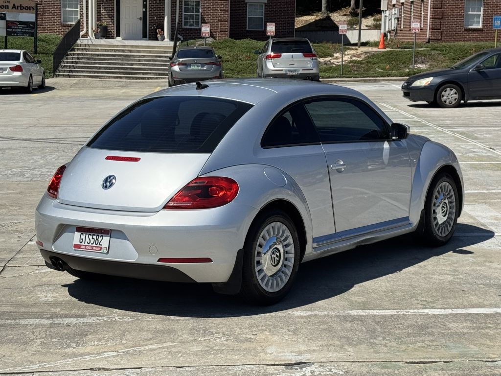 2015 Volkswagen Beetle Image 4