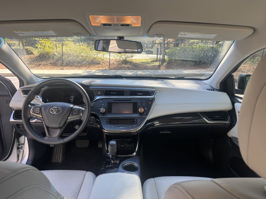 2013 Toyota Avalon Image 12