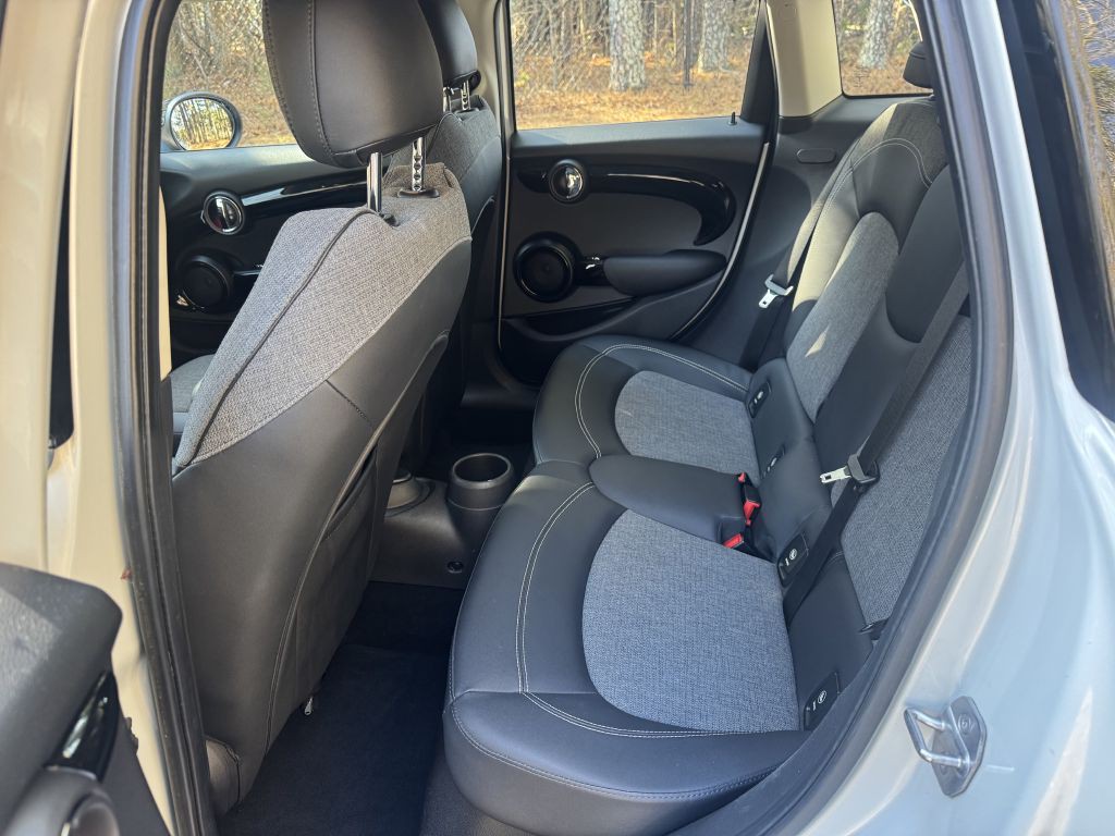 2016 MINI Cooper Image 8