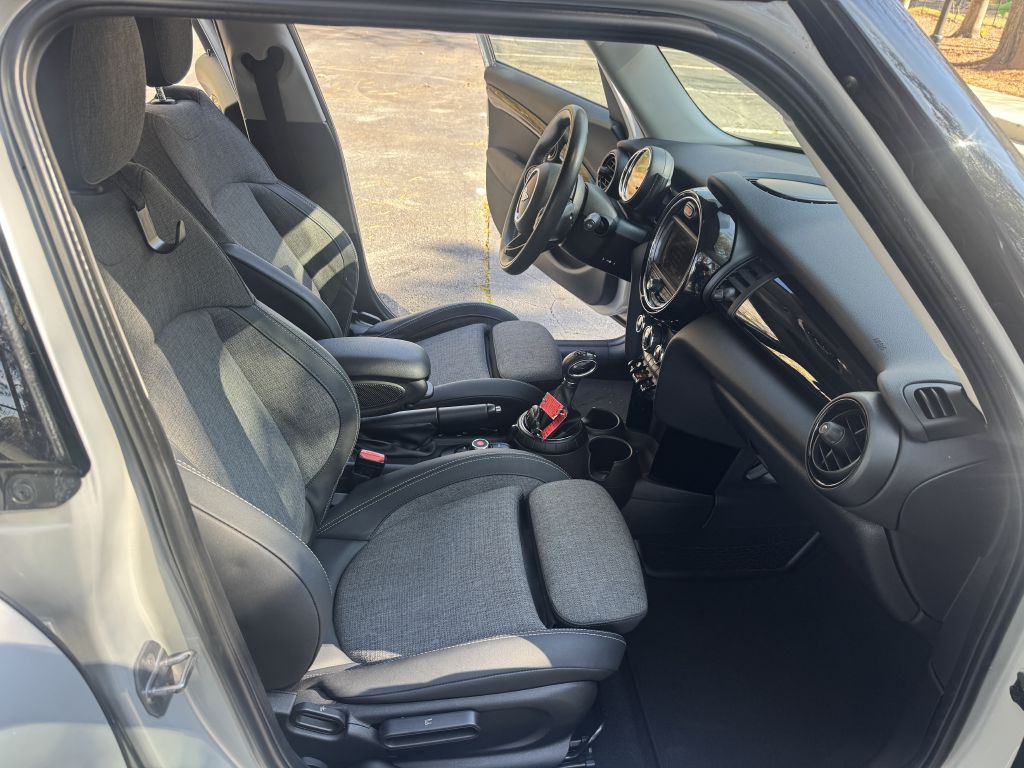 2016 MINI Cooper Image 10