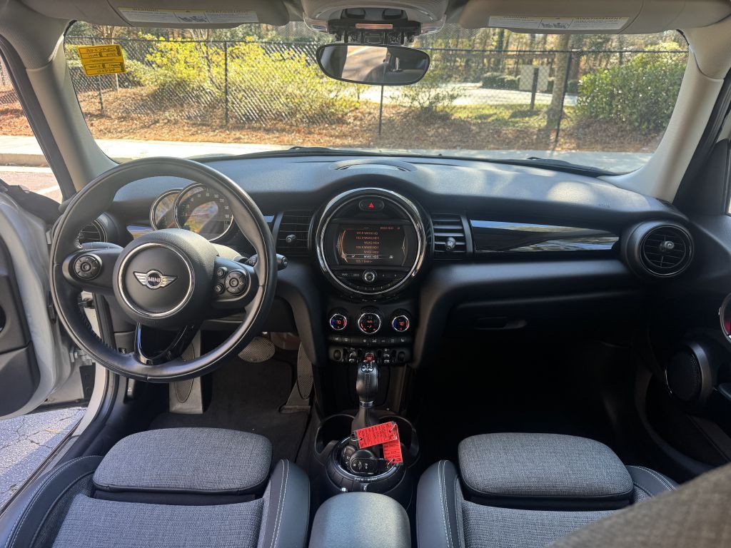 2016 MINI Cooper Image 11