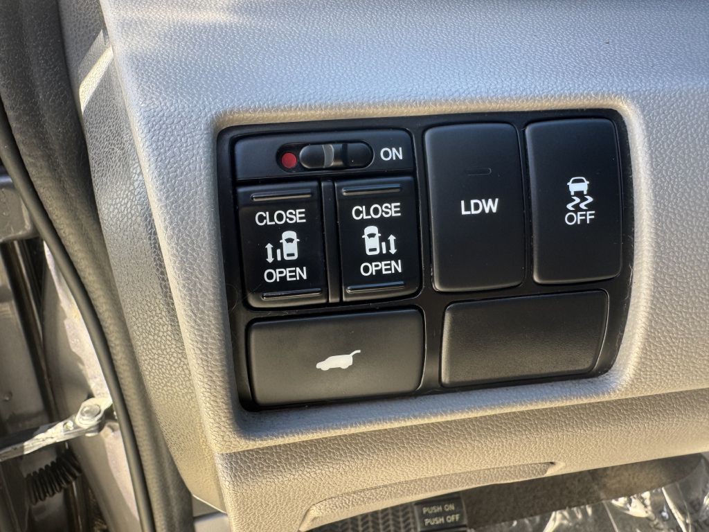 2016 Honda Odyssey Image 17